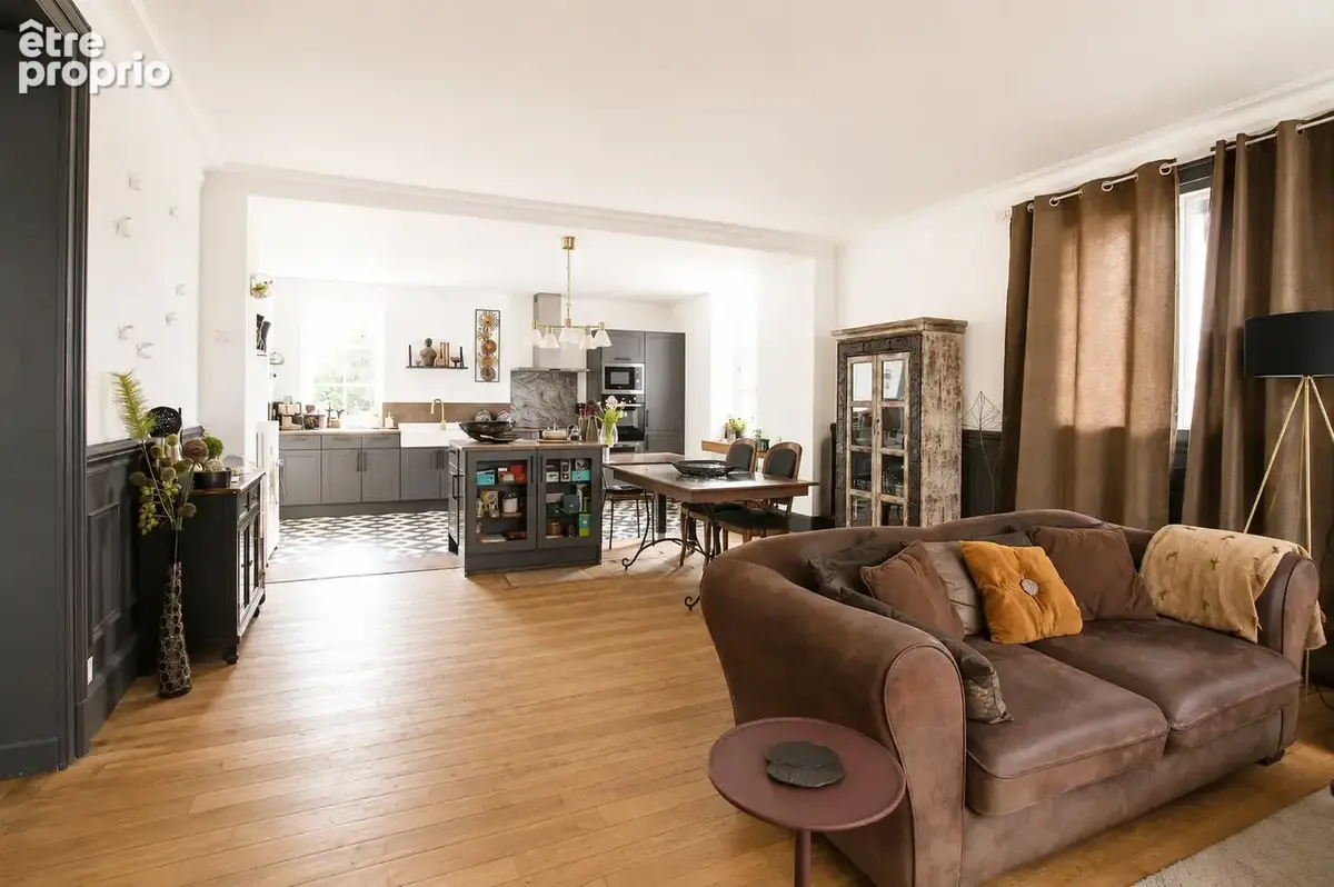 Maison 430 m² à Les Aix-D'angillon  - photo 4