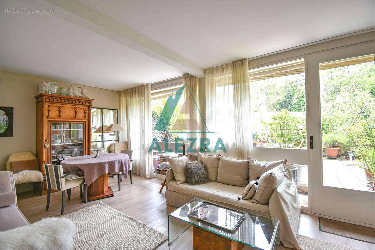 Appartement à LA CELLE-SAINT-CLOUD