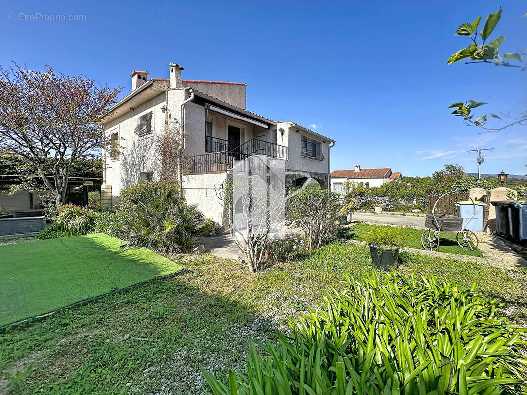 Maison à PUGET-SUR-ARGENS