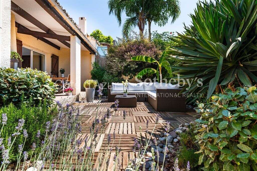 Nice Gairaut, maison de 6 pièces avec jardin, piscine, vue mer et domaine privé - photo 10