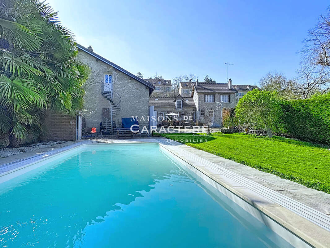 Maison à BEYNES