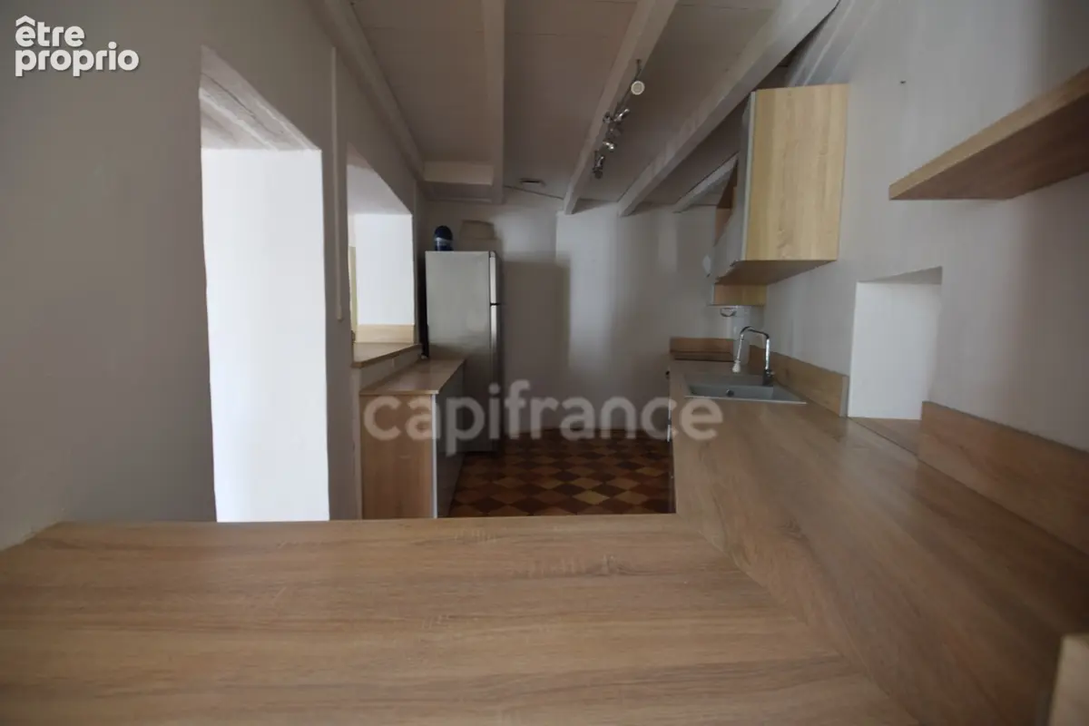 Maison en pierre dans un village de caractère, 4 chambres, garage, dépendances - photo 12