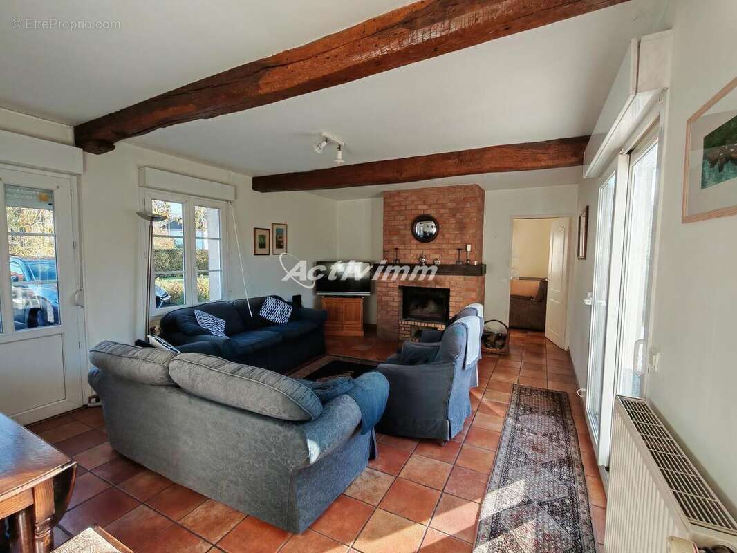 4275 43 - Maison à HESDIN