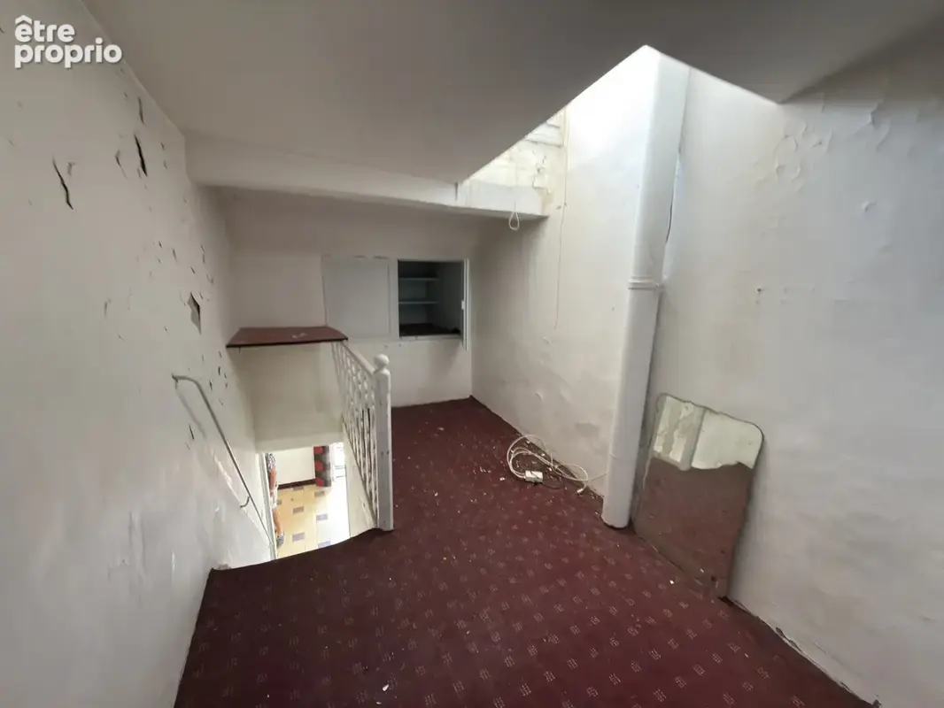 Nîmes   République / Place Montcalm   Appartement 56 m2 à rénover   78 000 € FAI - photo 5