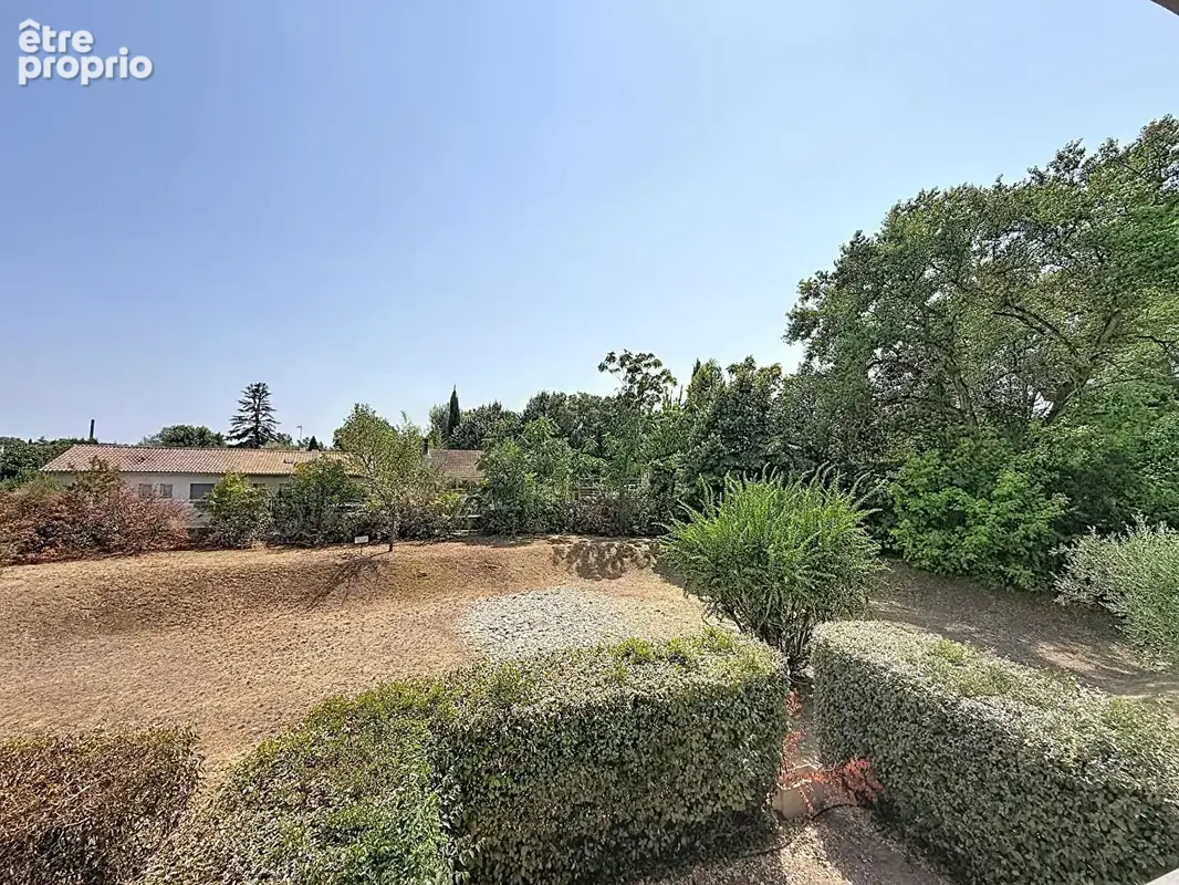 Appartement Villeneuve Les Avignon 4 pièce(s) 93 m2 avec terrasse - photo 2