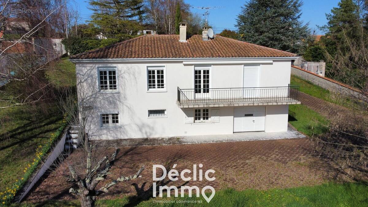 Maison à RUELLE-SUR-TOUVRE