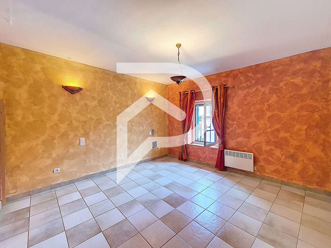 Maison à MALATAVERNE