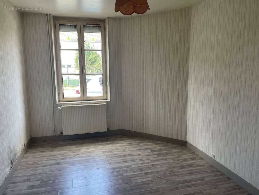 Maison à MARCHEVILLE