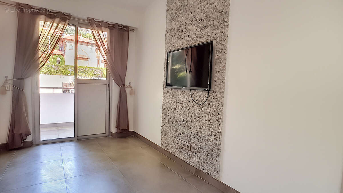 Appartement à VALLAURIS