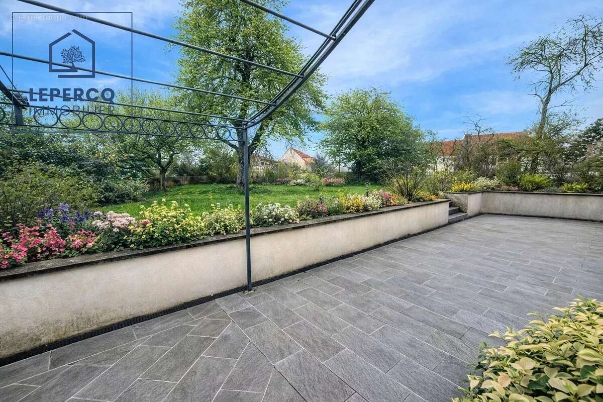 Maison à NANTEUIL-LE-HAUDOUIN