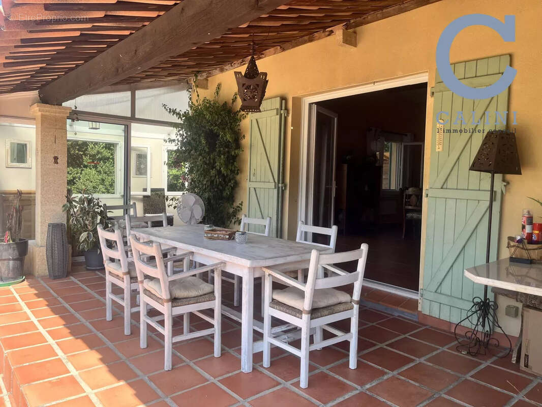 Maison à GARRIGUES-SAINTE-EULALIE