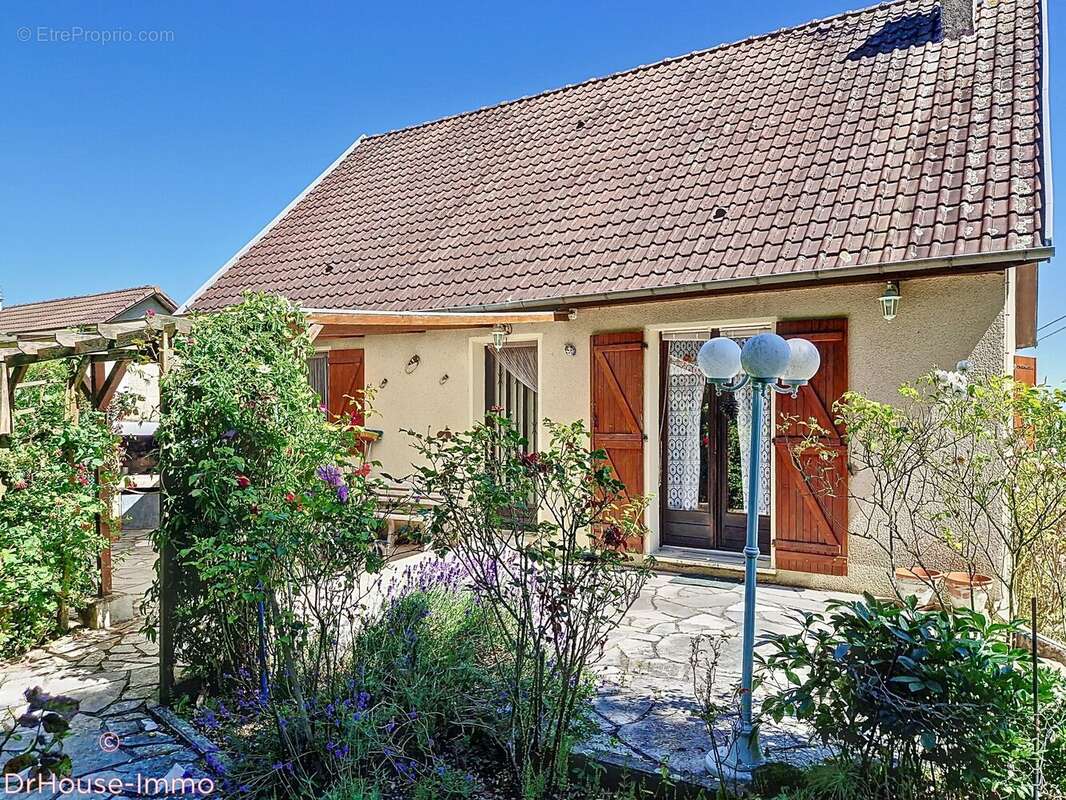 Maison à LE MESNIL-GUILLAUME