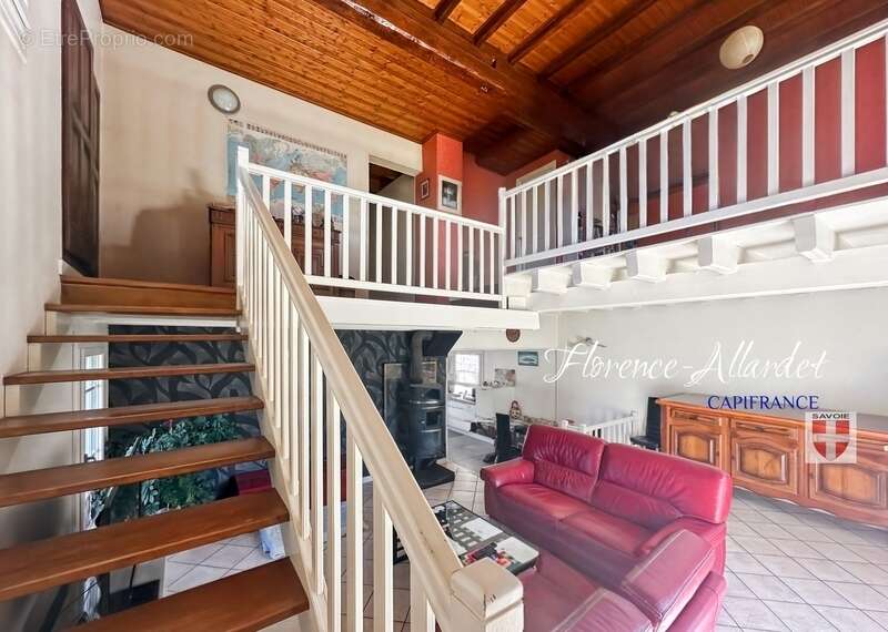 Maison à SAINT-JEOIRE-PRIEURE