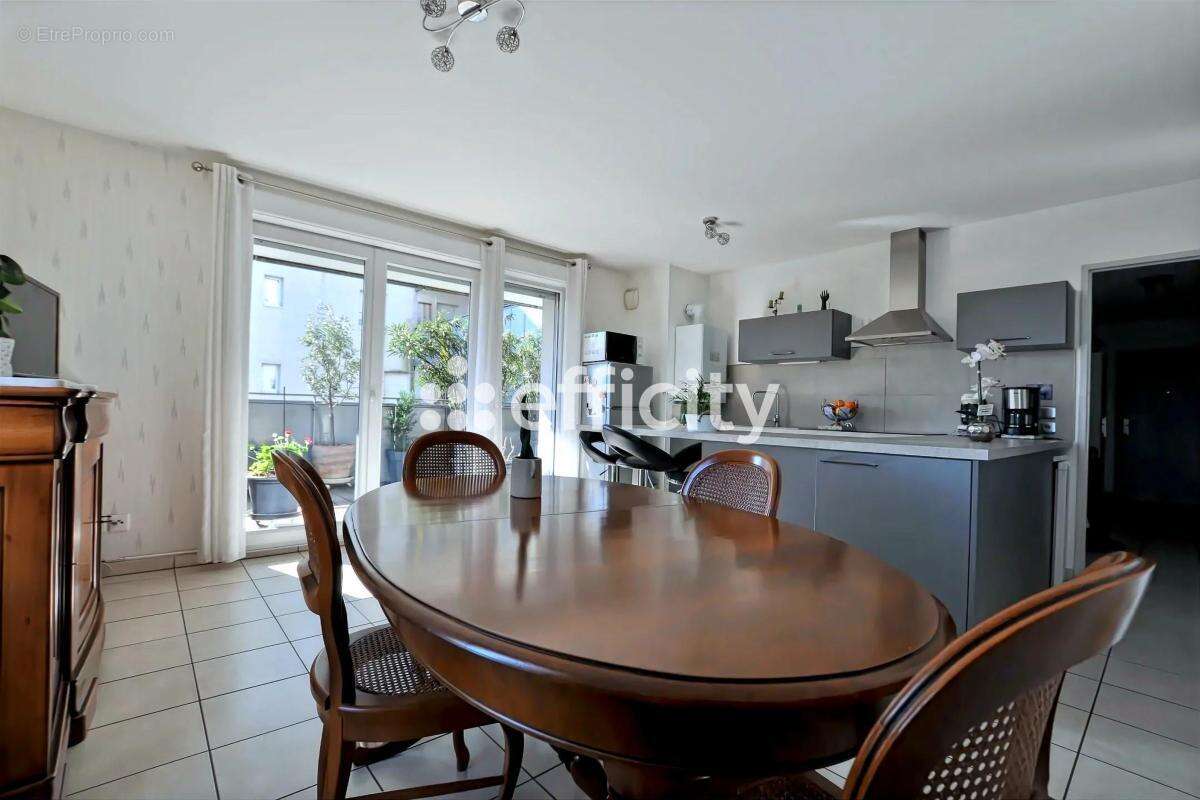 Appartement à VENISSIEUX