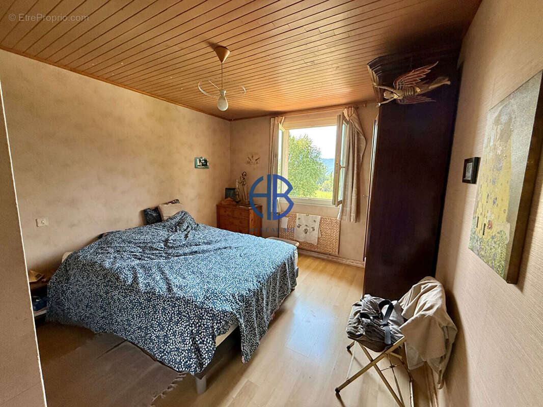 Maison à SAINT-ETIENNE-DE-CROSSEY