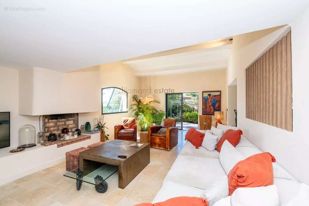 Maison à MOUGINS