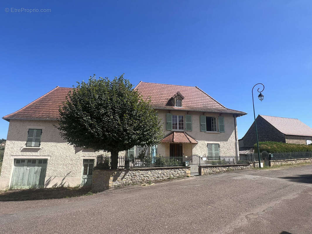 Photo 3 - Maison à SAINT-CHRISTOPHE-EN-BRIONNAIS