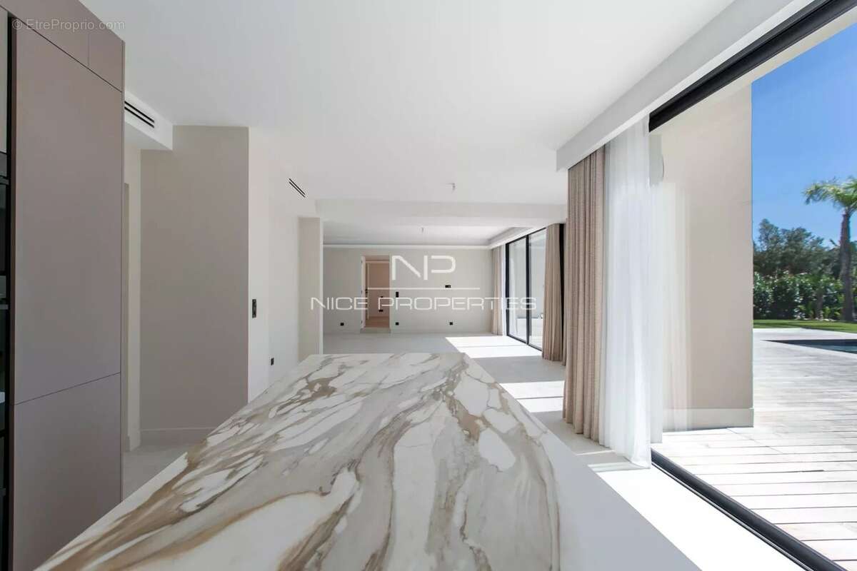 Maison à MOUANS-SARTOUX