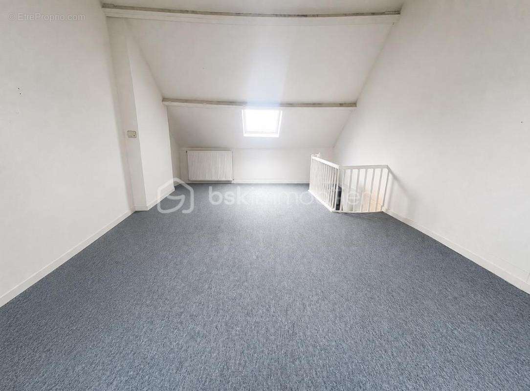 En exclusivite, maison avec garage et jardin - photo 7
