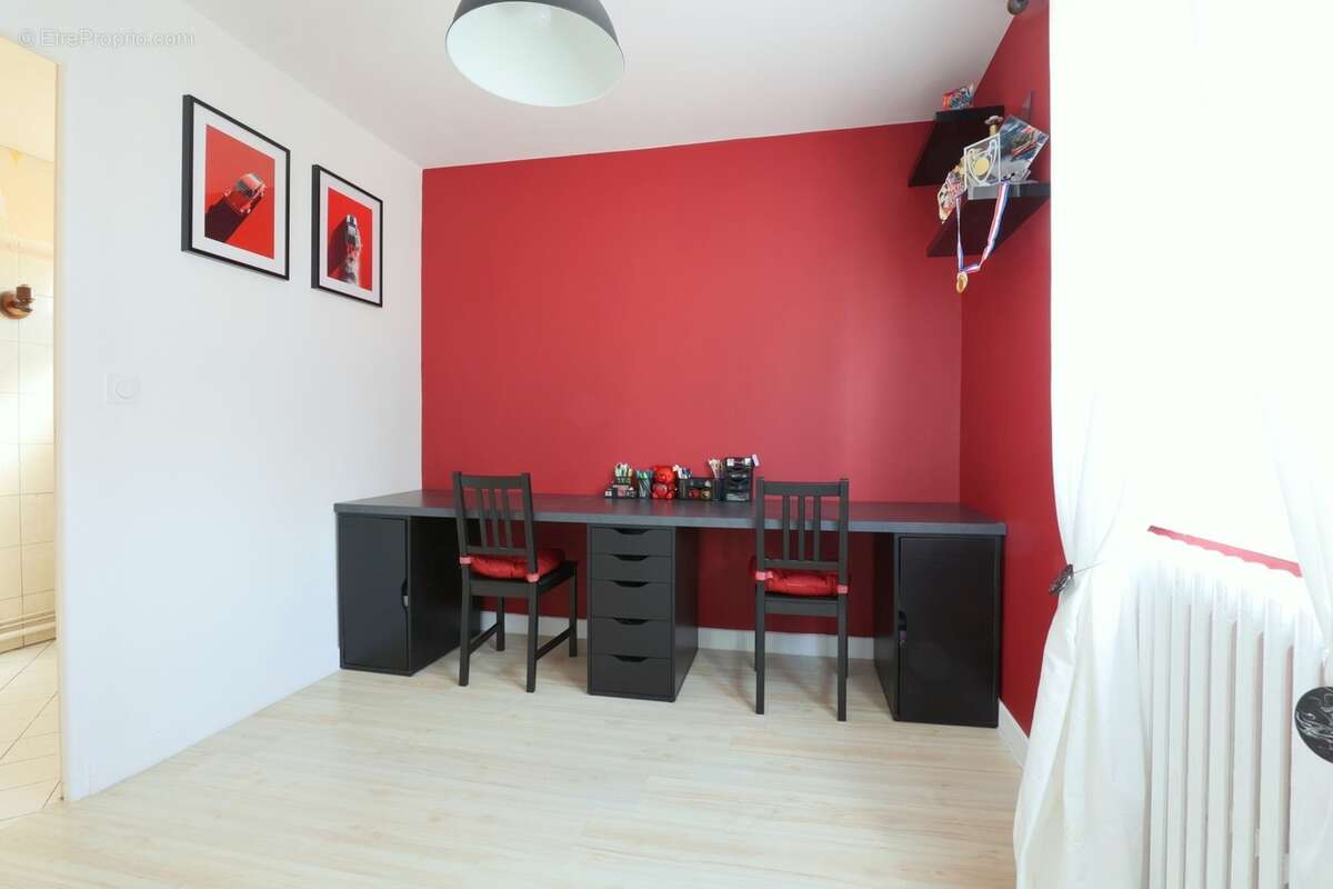Maison à vendre 6 pièces avec garage en sous sol et jardin plat SAINT MARTIN SUR LE PRE (51) - photo 13