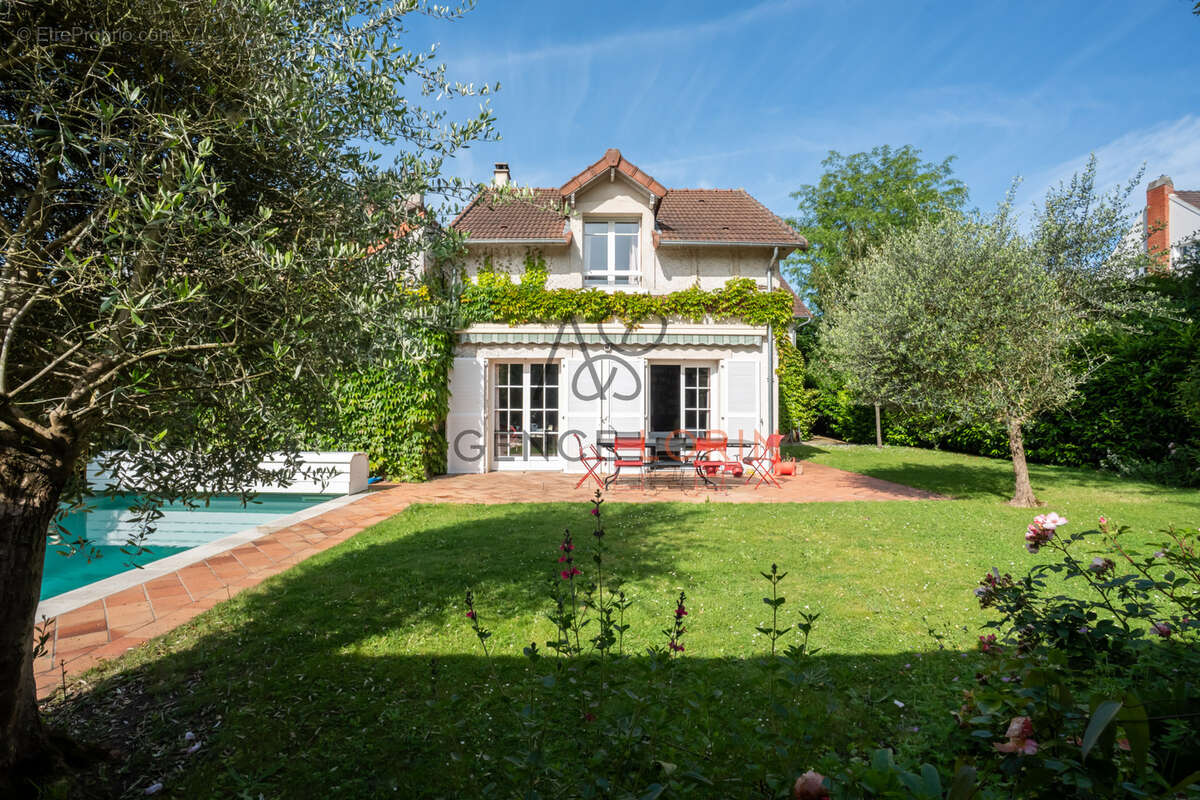Maison à LE PECQ