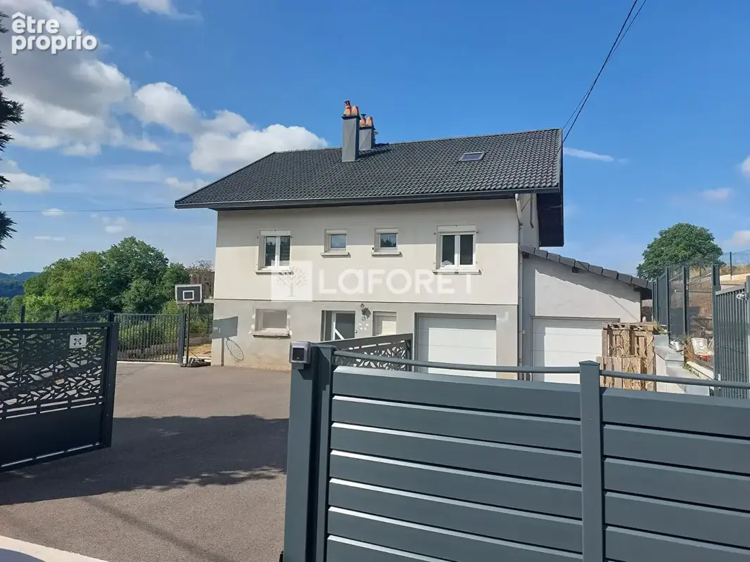 Maison à LAVELINE-DEVANT-BRUYERES
