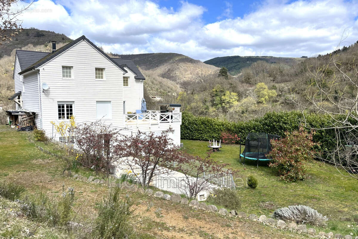 Maison à SAINT-LEGER-DE-PEYRE