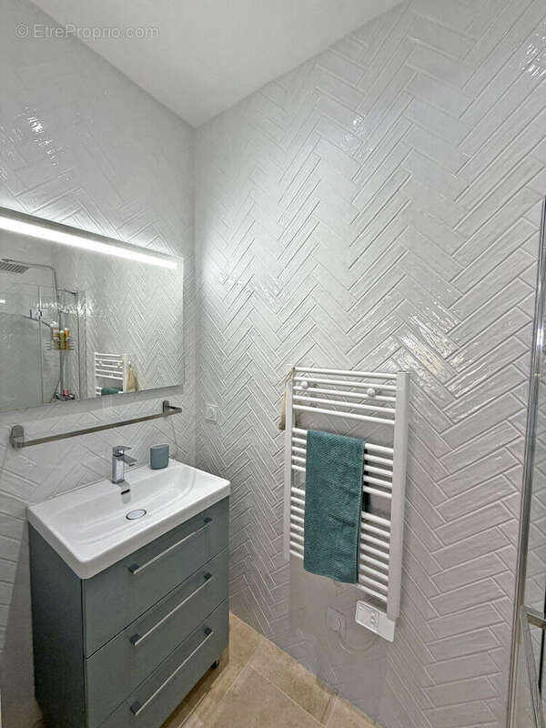 Appartement à PEYNIER