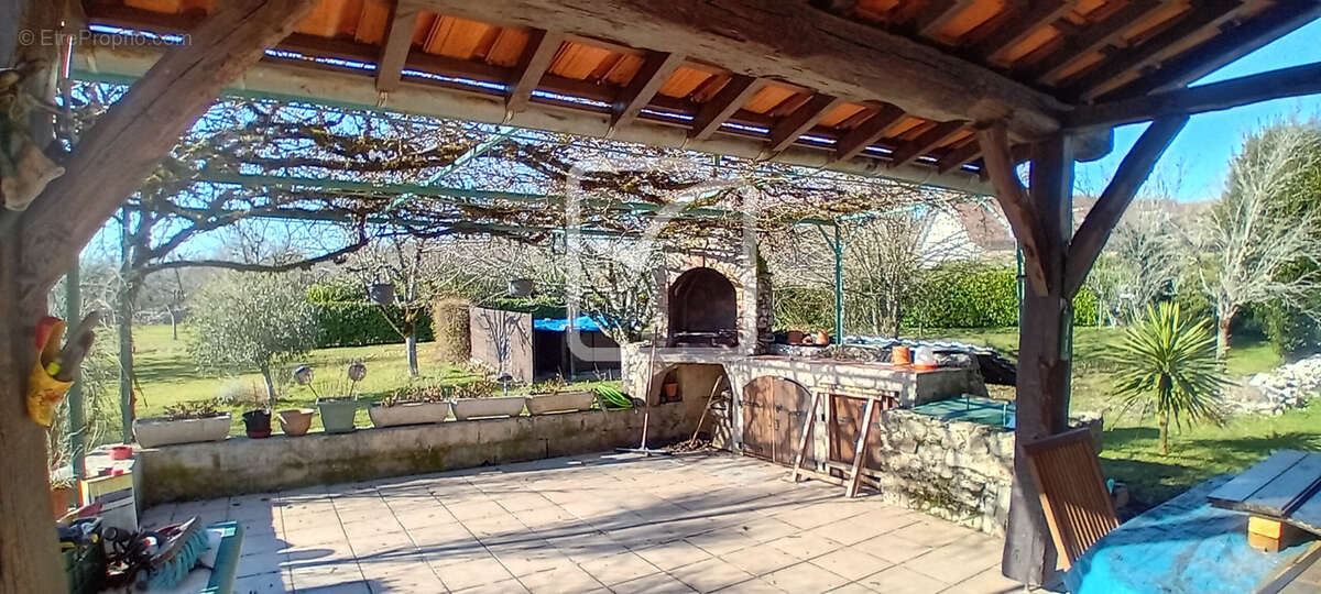 Maison à CUZANCE