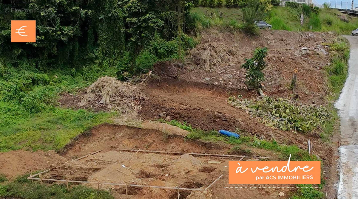 Terrain à LE VAUCLIN