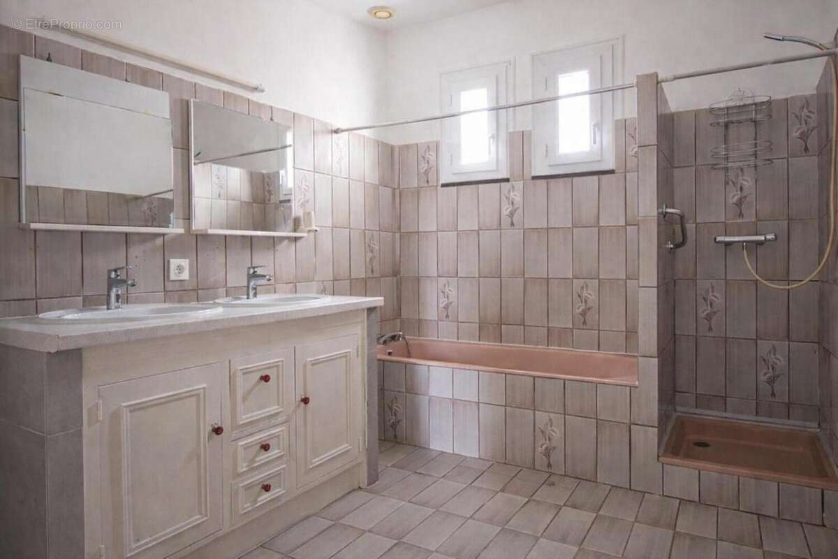 Photo 7 - Maison à VILLENEUVE-LA-COMPTAL