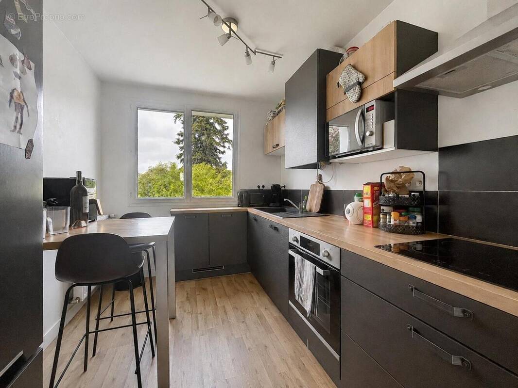 Appartement 70 m² à Guingamp  - photo 1