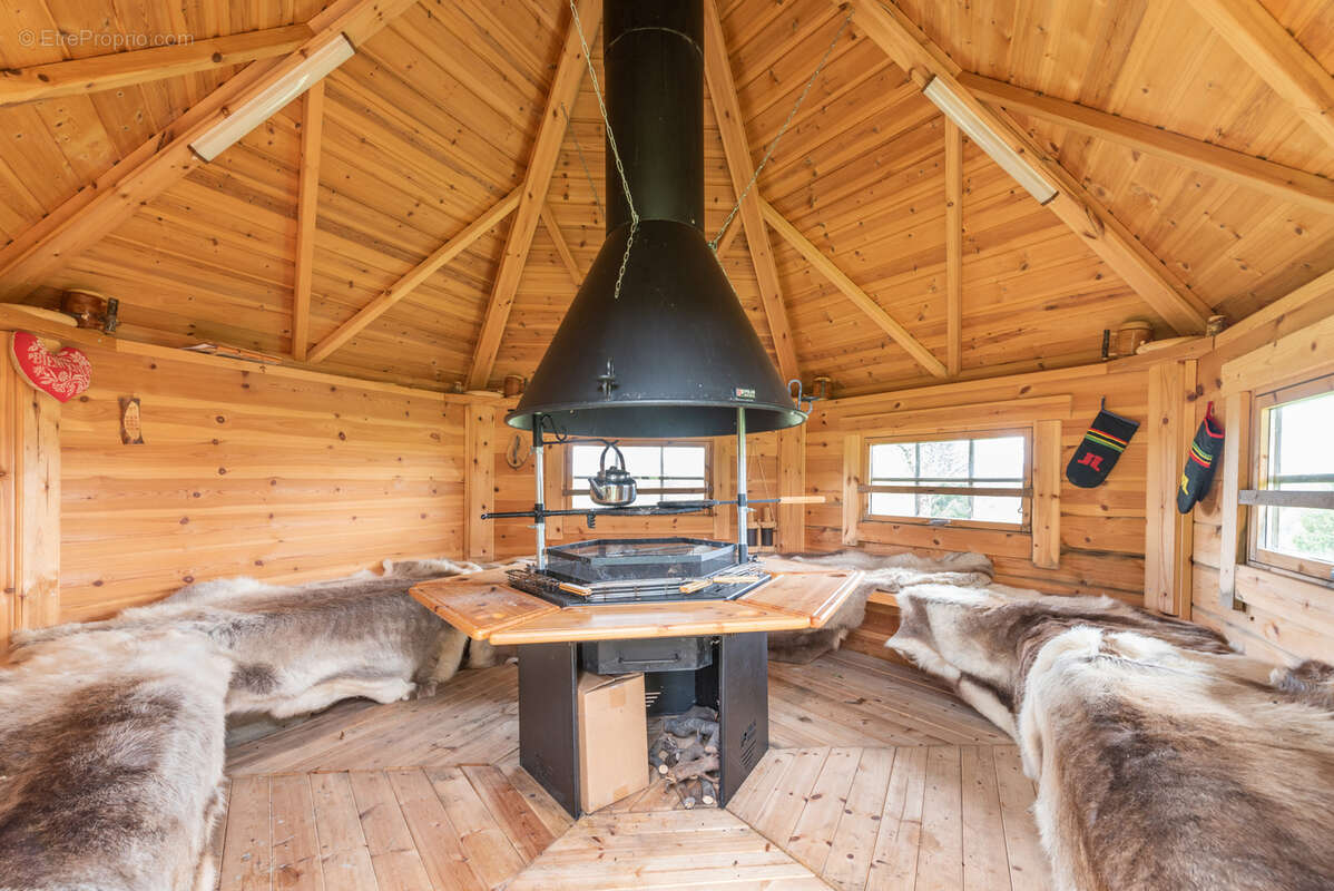 Maison à CHAMBON-SUR-DOLORE