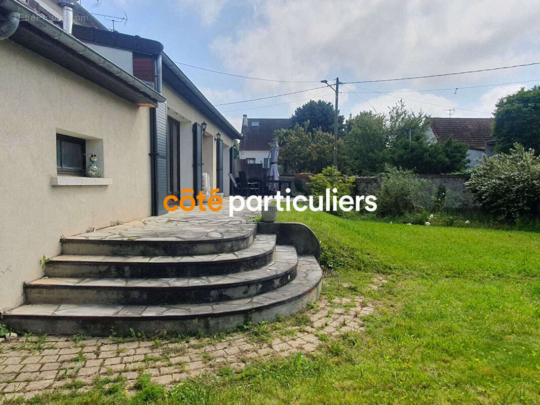 Maison à VILLENEUVE-LE-ROI