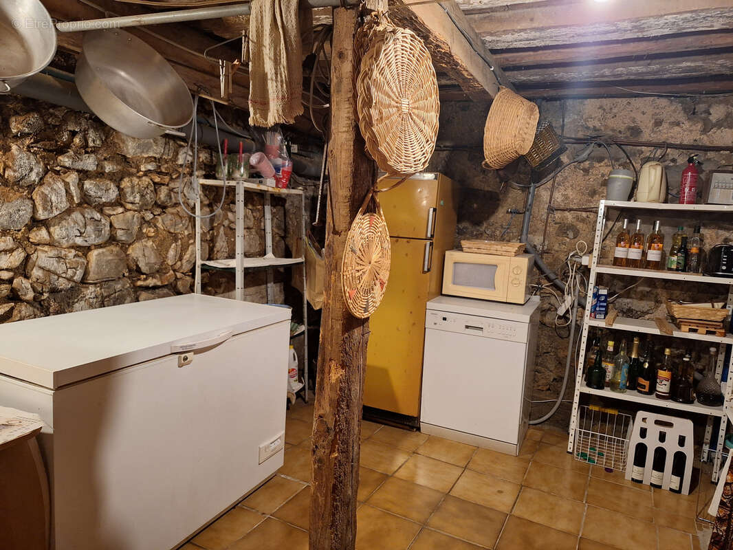 Grande maison de village en pierre avec jardin et dépendances - photo 33