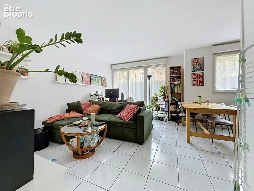 Appartement vendu loue au pied du metro croix centre. - photo 2