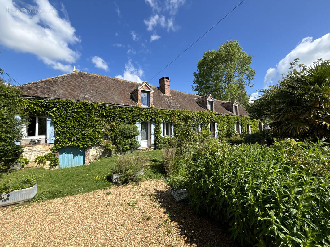 Maison à CHATEAUNEUF-EN-THYMERAIS