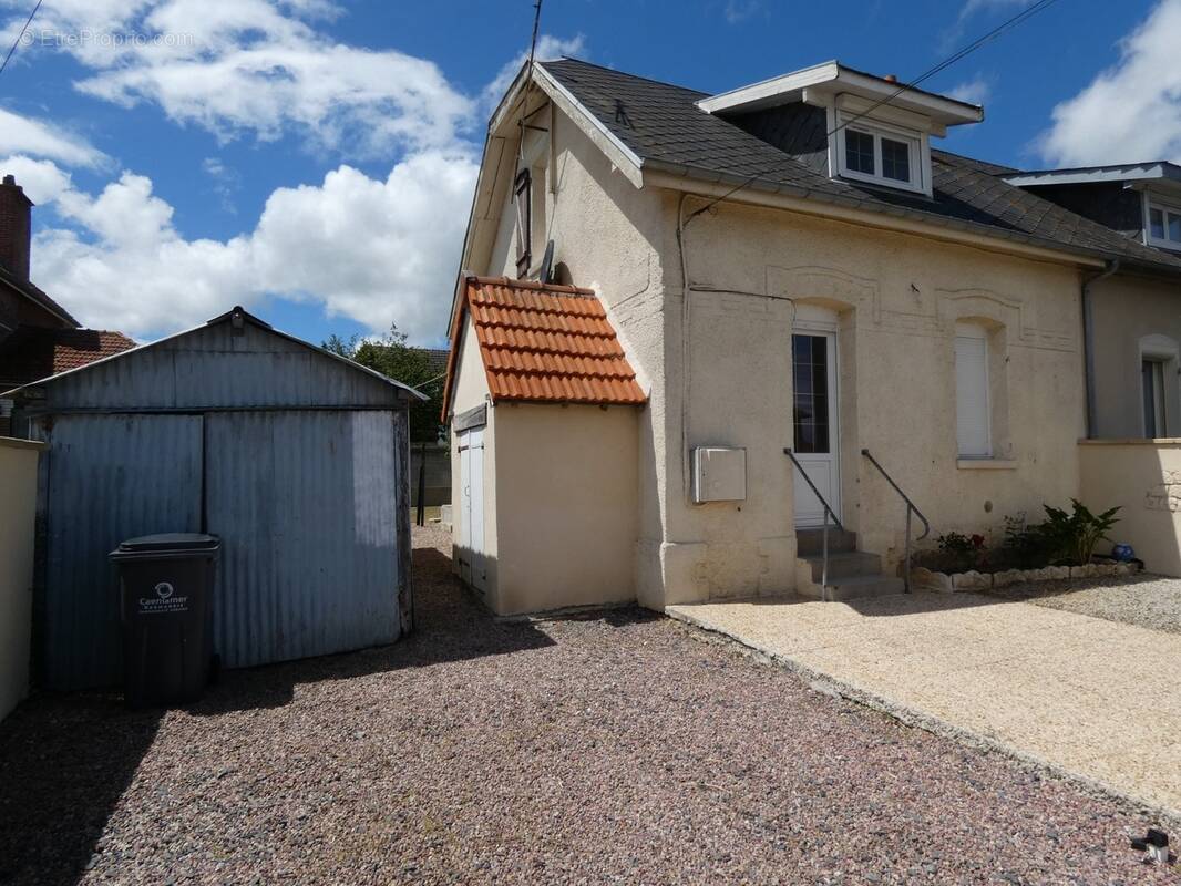 Maison à POTIGNY
