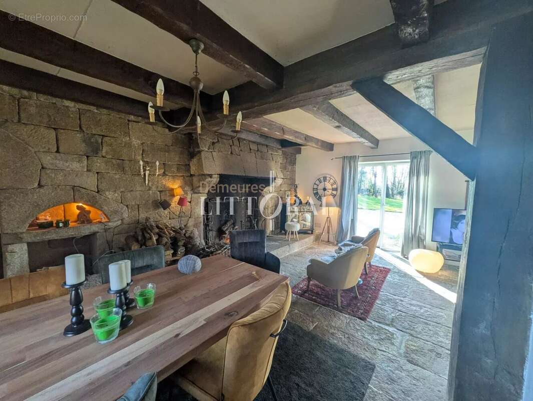 Maison à LOGONNA-DAOULAS