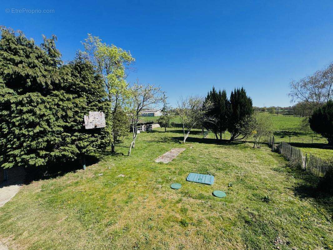 Maison à SAINT-JUST-LE-MARTEL