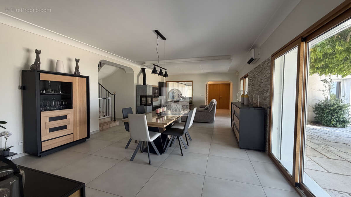 L'élégance d'une maison d'architecte face à la tour de Crest - photo 10