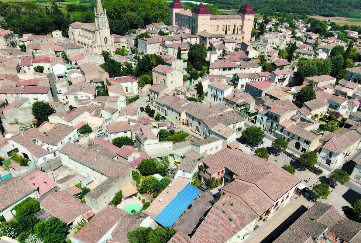 Commerce à CASTRIES
