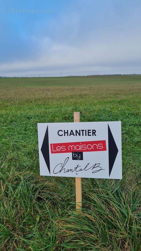 Terrain à SAINT-JEAN-DE-LIVERSAY