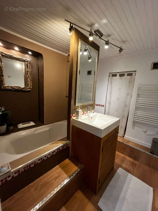 Maison de village de 160 m2  avec cour et terrasse - photo 16