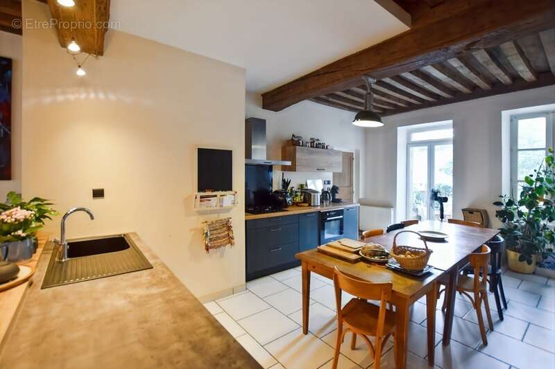 Maison ancienne de 201 m2 avec terrain, à COUCHES (71) - photo 7
