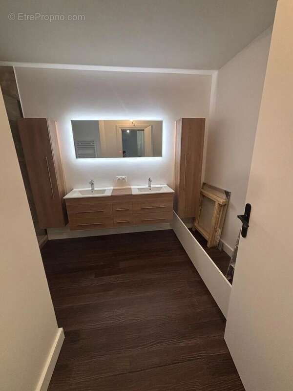 Appartement à SAINT-MAUR-DES-FOSSES