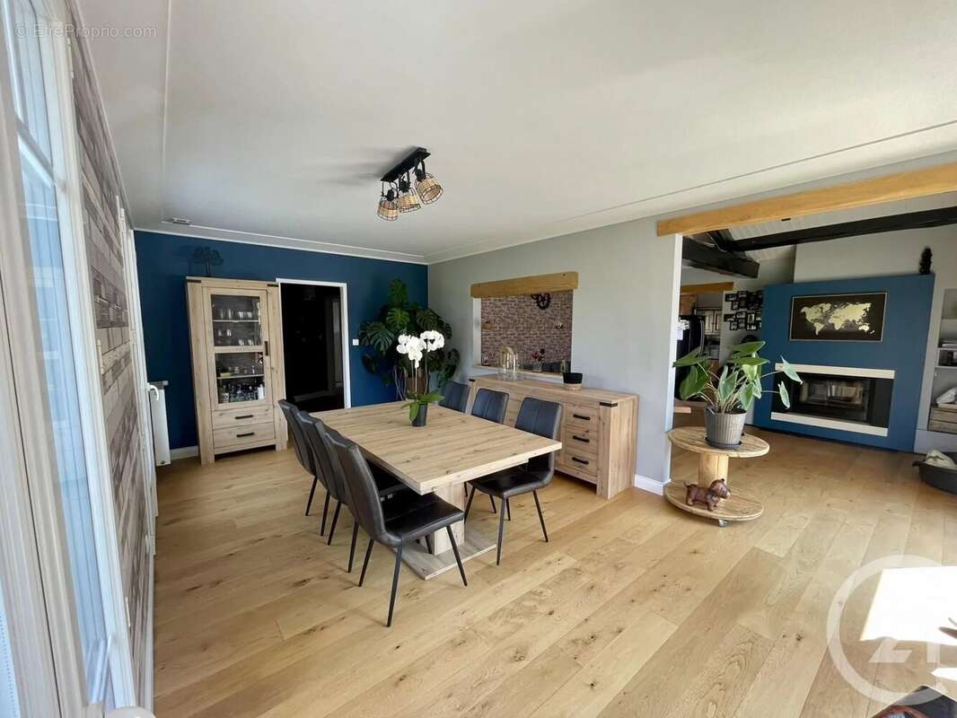 Maison à LE PERRIER