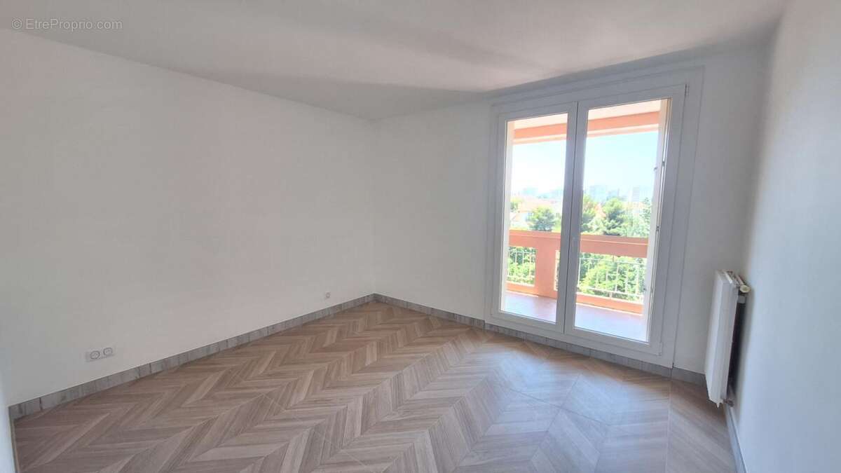 Appartement à MARSEILLE-11E
