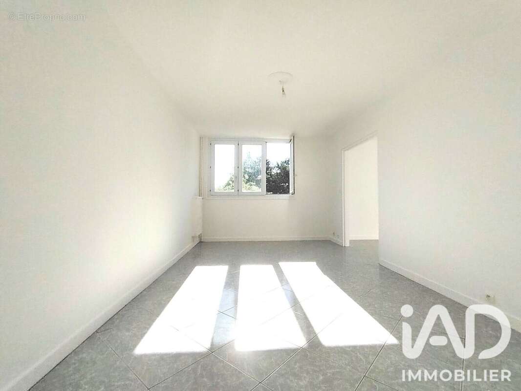 Photo 2 - Appartement à LES ULIS