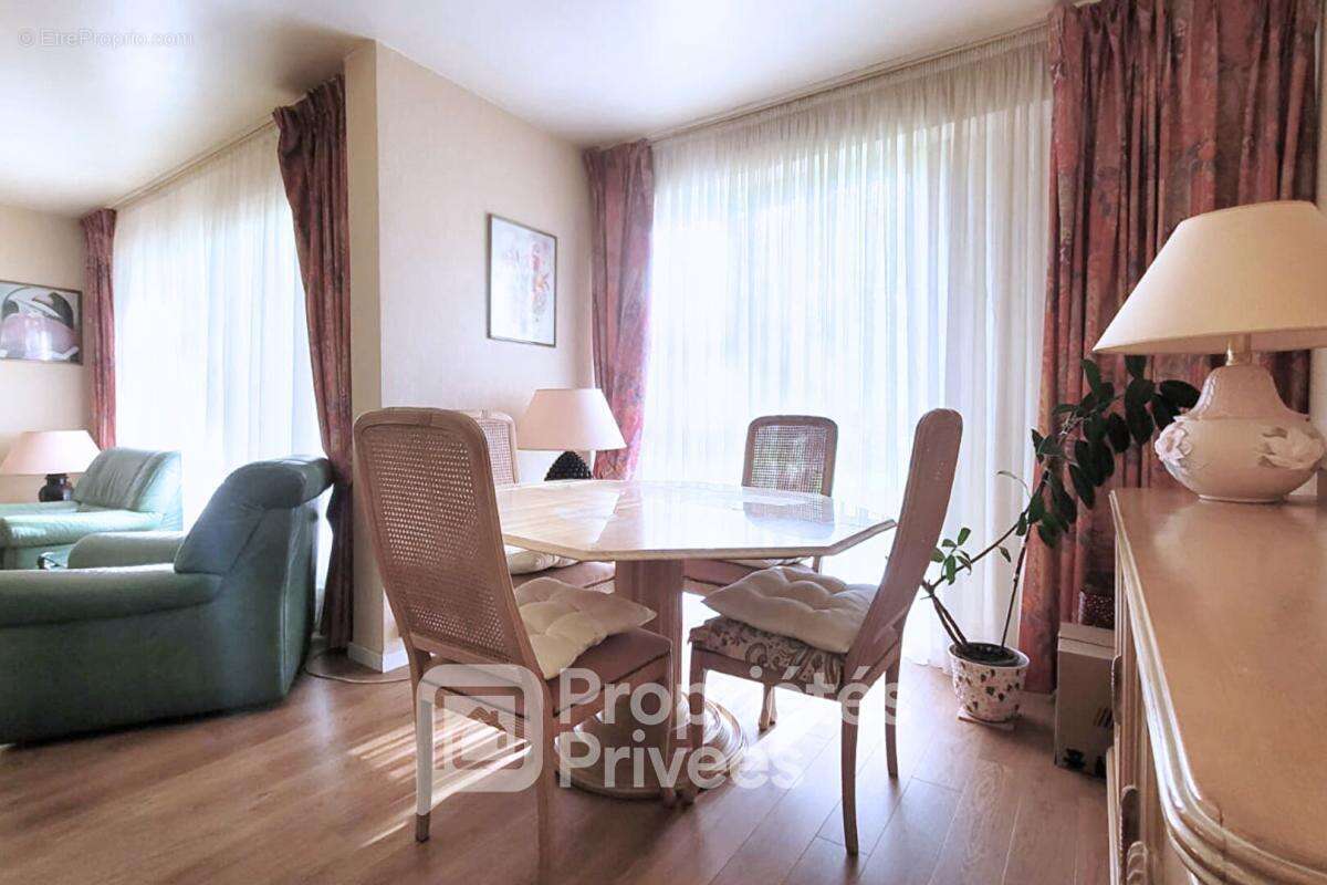 Appartement à LES ULIS